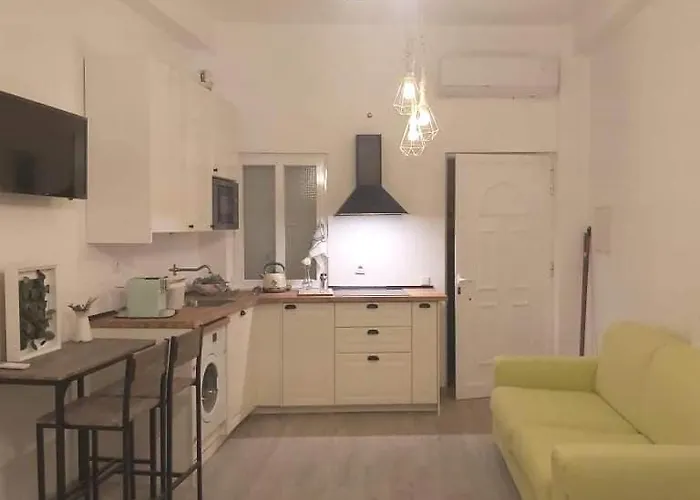 House E * 阿尔布费拉